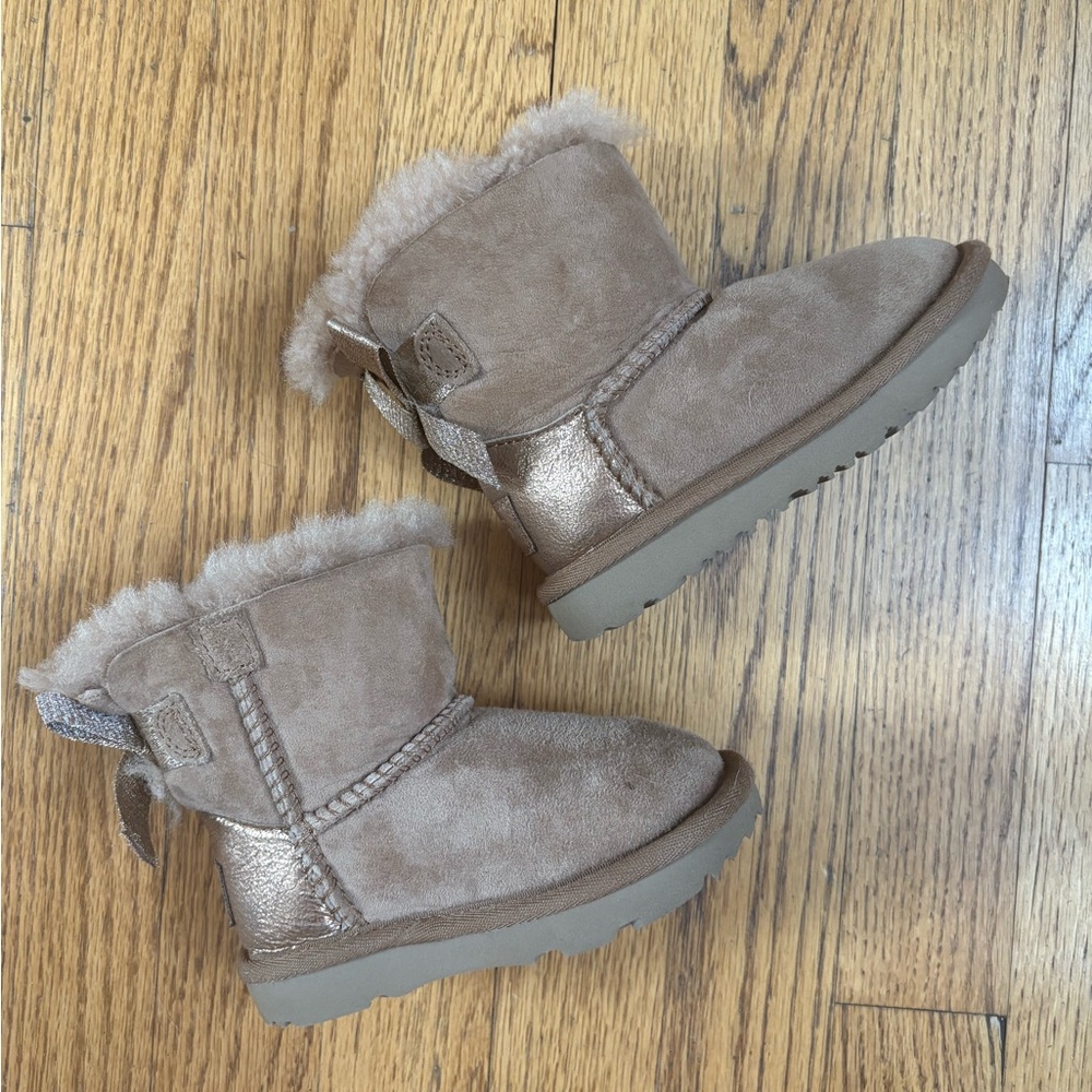 UGG Kids Boots in Tan and Gold